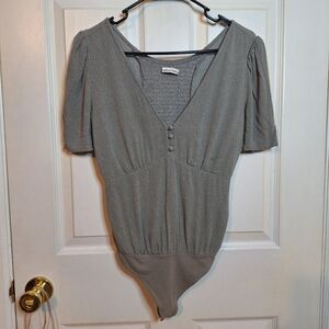 Abercrombie & Fitch Grey White Polka Dot Bodysuit V Neck Puff Short Sleeve Sz XS